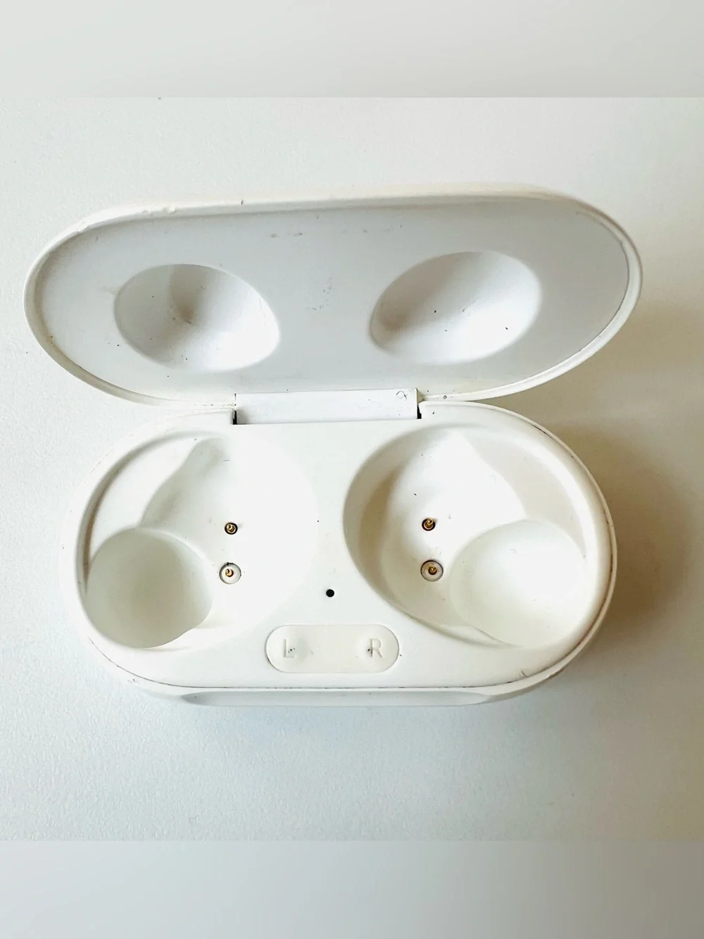 Samsung Galaxy SM-R170 Earbud Charging Case with Regulatory Markings in Working